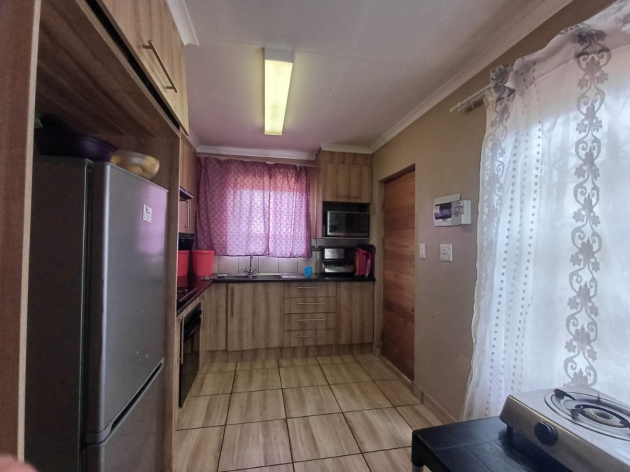 3 Bedroom Property for Sale in Ellaton North West